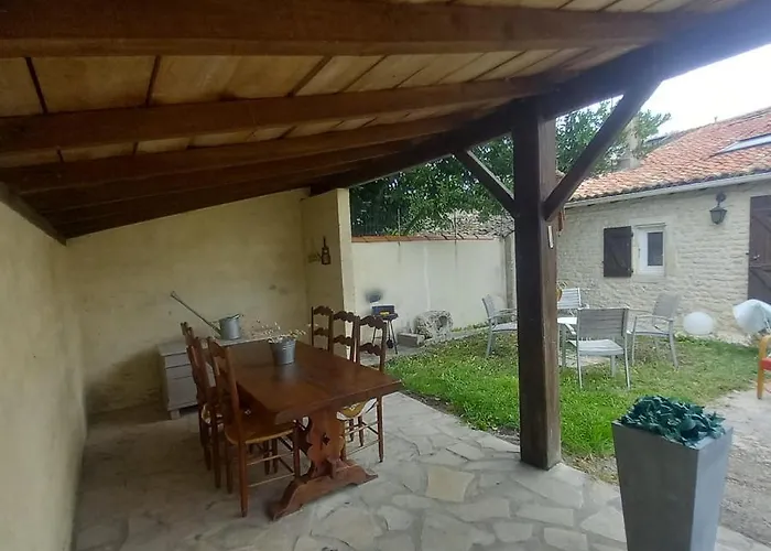 Сasa de vacaciones Maison De Charme, Raffinée Dans Village Historique *